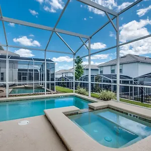 Stylish Wprivate Pool&spa, Near , Davenport United States